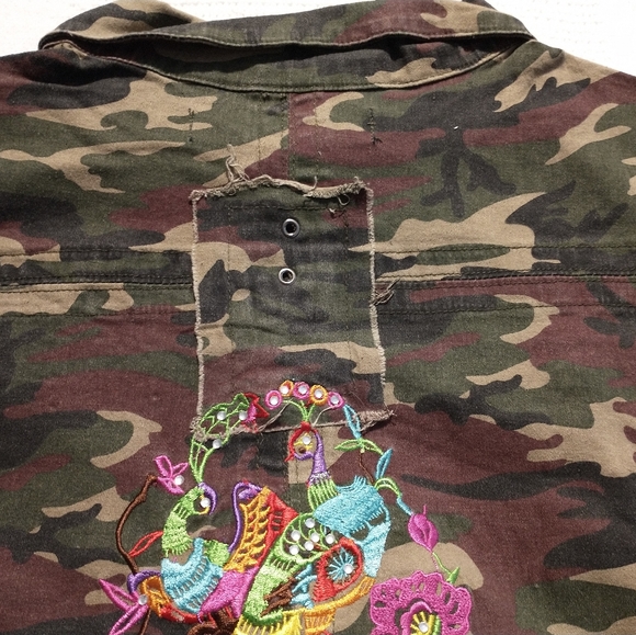 Cotton Hills Ladies Embroidered Camo Stretch Jacket - Picture 7 of 14